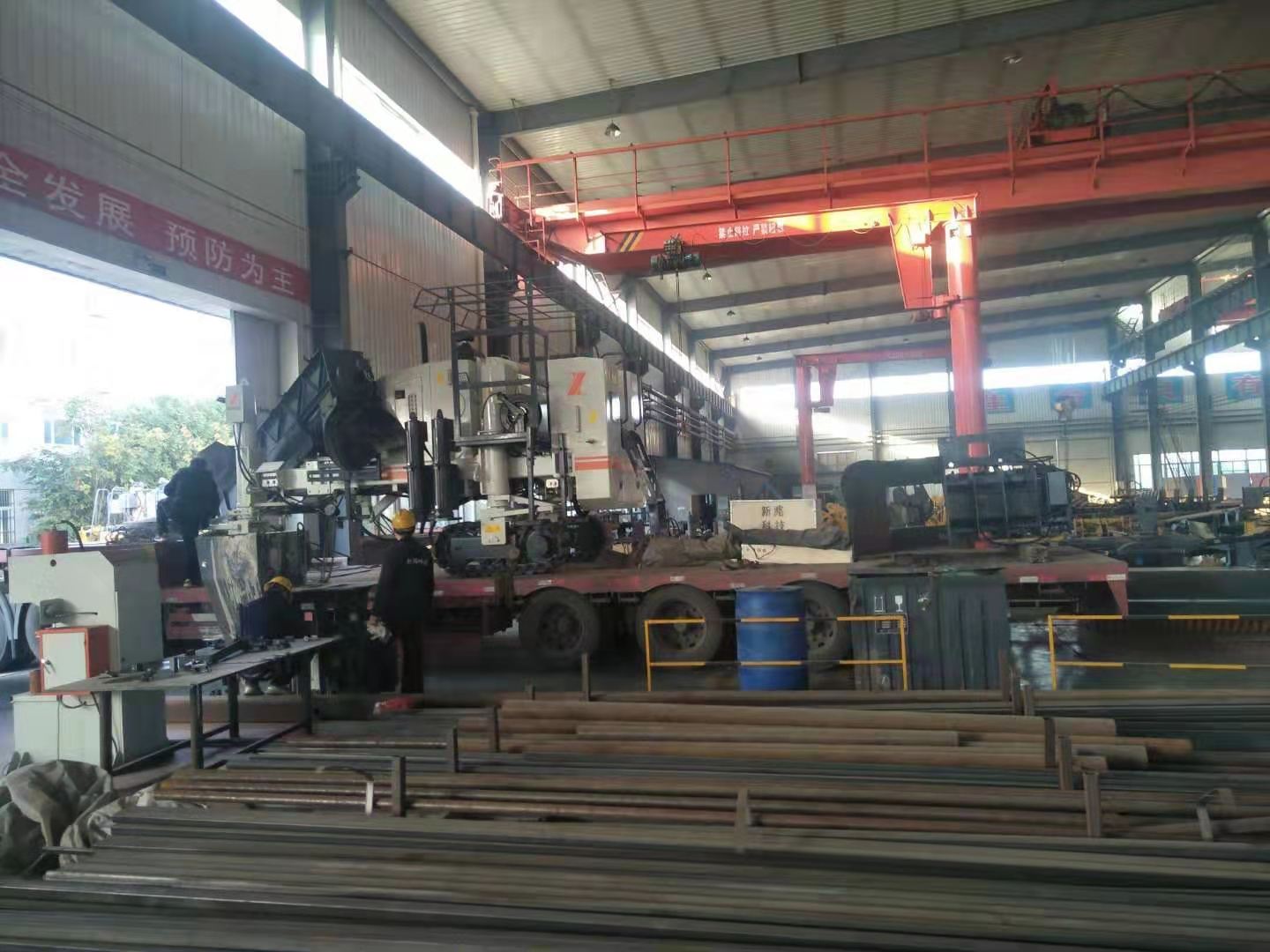 發(fā)車！新路緣混凝土滑模攤鋪機(jī)發(fā)襄陽棗陽，助力公路修筑